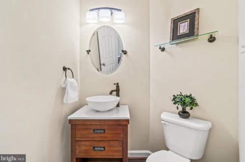 1116 Keokuk Ter, Leesburg VA 20176-6665 exterior