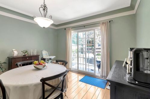 3935 Eileen Dr, Cincinnati OH 45209-2016 exterior