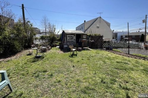 280 Macarthur Ave, Outwater NJ  07026-1216 exterior