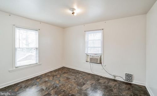 24 New St, West Deptford NJ  08093-1162 exterior