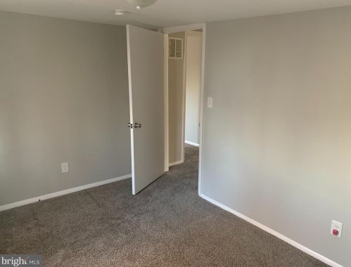 27 Wood St, West Deptford NJ  08066-1444 exterior