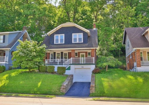 746 Delta Ave, Cincinnati, OH 45226-1945