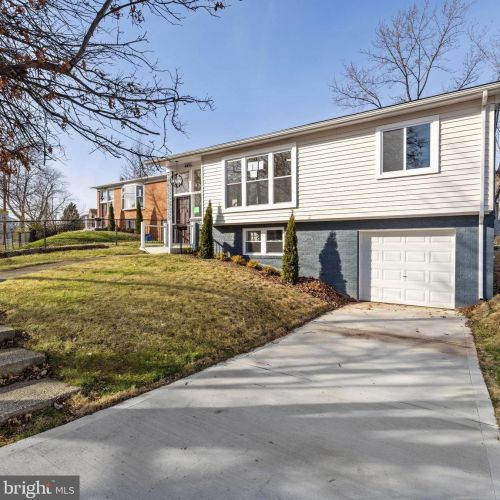 4456 Hilltop Ter, Washington, DC 20019-5009