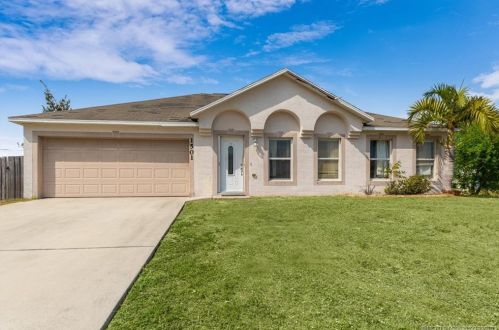 1501 Tiskilwa Ave, Fort Pierce, FL 34953-7015