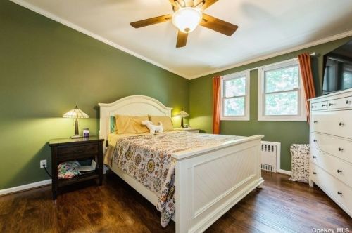 2493 7th Ave, Hempstead NY  11554-3325 exterior