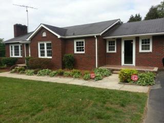 3680 Old 66 Cir, Kernersville, NC 27284-6613