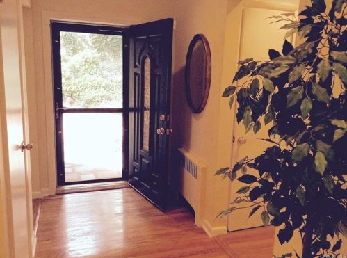 20 Lincoln Pl, White Plains NY  10603-2152 exterior