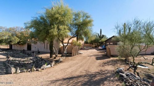 5613 Montgomery Rd, Cave Creek, AZ 85331-6097