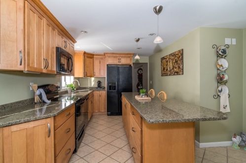 15 Greenleaf Rd, Natick MA 01760-3115 exterior