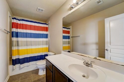 2310 Emerald Ln, Texas City TX  exterior