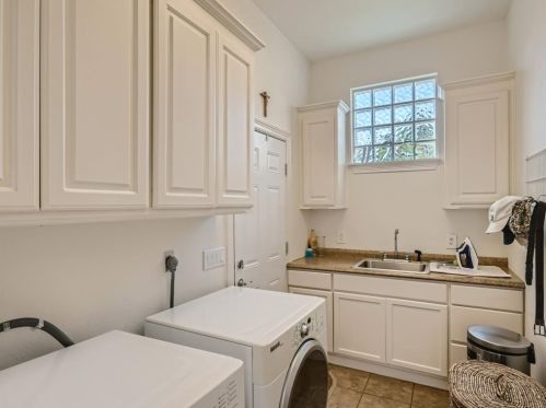 2851 Fairway Dr, Cedar Hill TX 75104-8288 exterior