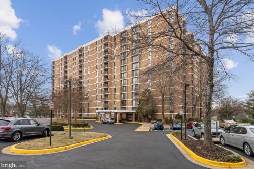 2311 Pimmit Dr, Falls Church VA  22043-2809 exterior