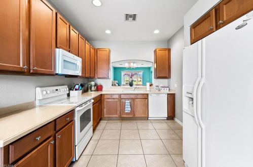 14322 Manchester Dr, Naples FL  34114-8626 exterior