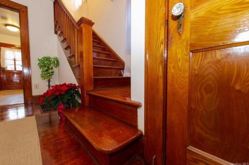 80 Watkins Ave, Middletown NY 10940-4529 exterior