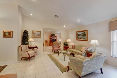 7350 Chorale Rd, Boynton Beach, FL 33437-6458