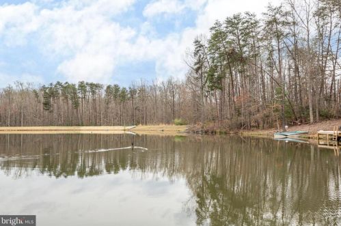 7905 Waterford Dr, Spotsylvania VA  22551-2204 exterior