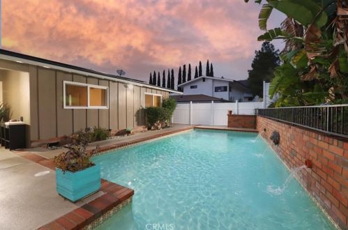 1630 Virden Dr, Glendale CA  91208-2722 exterior