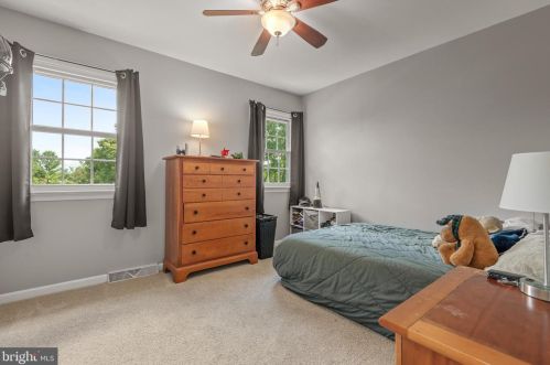 1707 Crossfield Dr, Lancaster PA 17603-6789 exterior