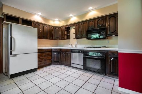 1020 Clarksville Rd, Hermitage, PA 16148-2944