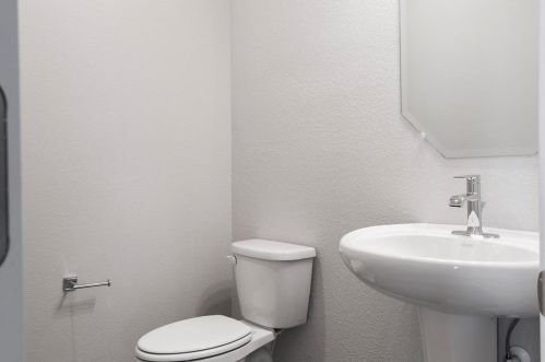 1105 Whispering Hills Dr, Midlothian TX  76063-6603 exterior