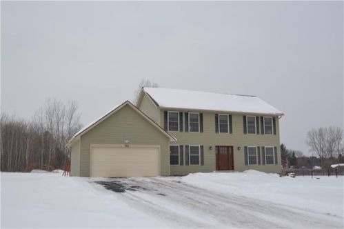 793 Red Fox Cir, Ontario, NY 14519-9194