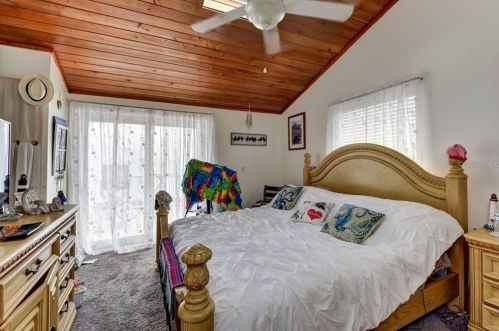 2042 Oceanshore Blvd, Flagler Beach FL 32136-2772 exterior