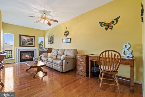 14238 Hunters Run Way, Gainesville VA  20155-4408 exterior