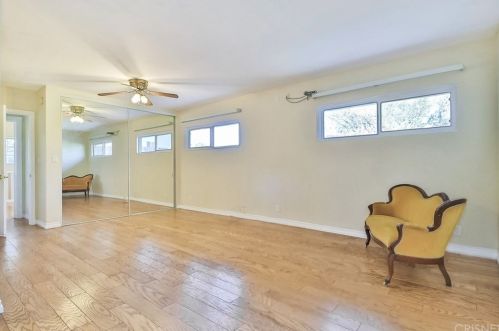 1229 Carmel Dr, Simi Valley CA 93065-4118 exterior