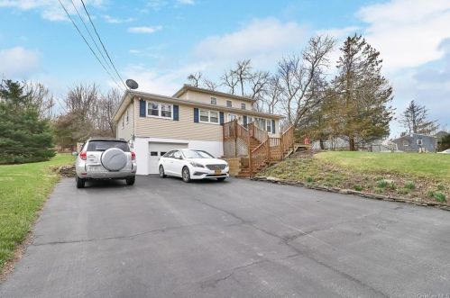 42 Miriam Dr, Warwick, NY 10990-3516