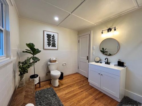 176 Roosevelt Ave, Norwich CT  06360-3346 exterior