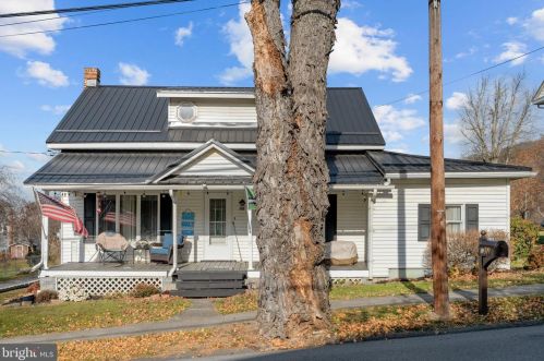 309 Sunbury St, Eshcol, PA 17062-9509