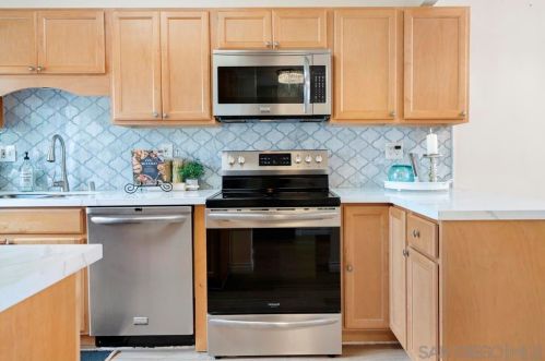 5705 Erlanger St, San Diego CA  92122-3801 exterior