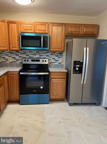 5031 Lynwood Dr, Woodbridge, VA 22193-4353
