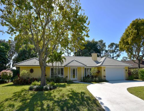 26 Cambria Rd, West Palm Beach, FL 33418-7029