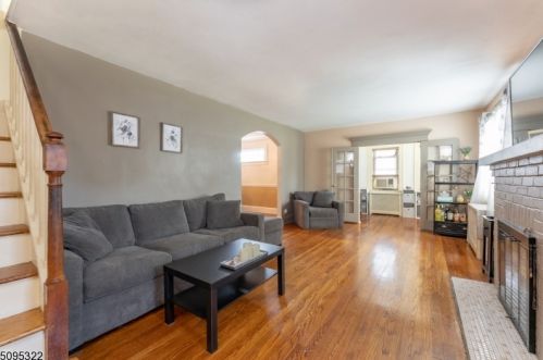 145 Colfax Ave, Roselle Park, NJ 07204-1716