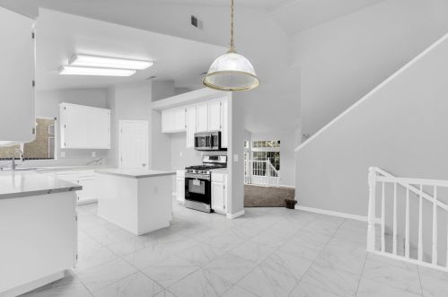 8702 White Peacock Way, Elk Grove CA  95624-3701 exterior