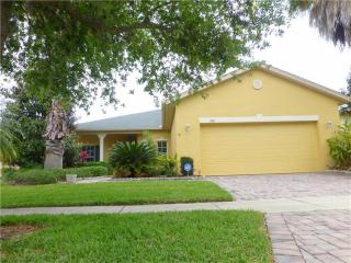 184 Knoll Wood Dr, Kissimmee FL  34759-3106 exterior