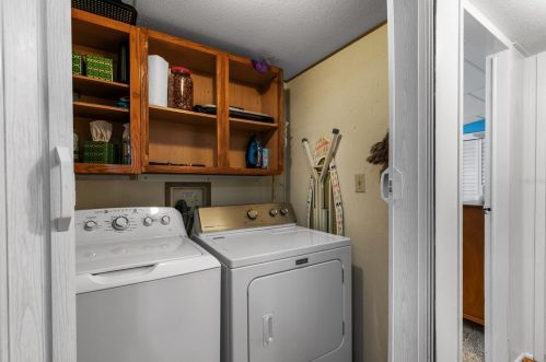 1525 Pleasant St, Tavares FL  32778-4001 exterior