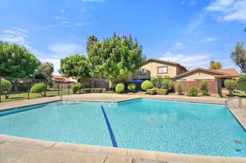 8506 Elburg St, Paramount, CA 90723-2841