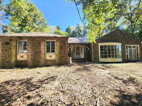 1730 Graham Blvd, Pittsburgh, PA 15235-2781