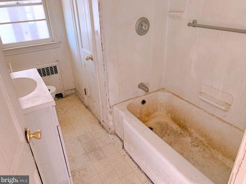 16902 Dupont Hwy, Harrington DE  19952-2476 exterior