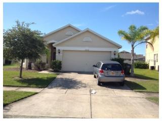 2828 Boating Blvd, Kissimmee FL  34746-4532 exterior
