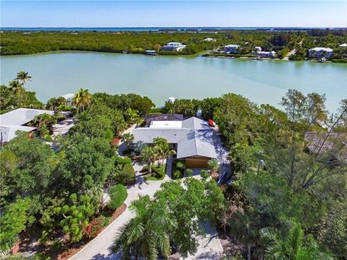 2552 Harbour Ln, Sanibel, FL 33957-2027