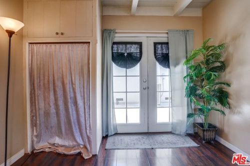 8549 Alameda St, Downey CA 90242-2621 exterior