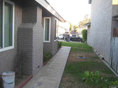 2003 Sage Tree Rd, Colton CA  92324-8465 exterior