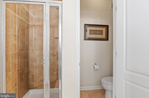 43589 Mcdowell Sq, Leesburg VA  20176-6528 exterior