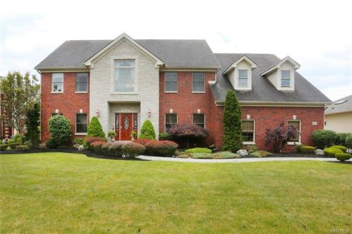 207 Golden Pheasant Dr, Amherst, NY 14068-1487