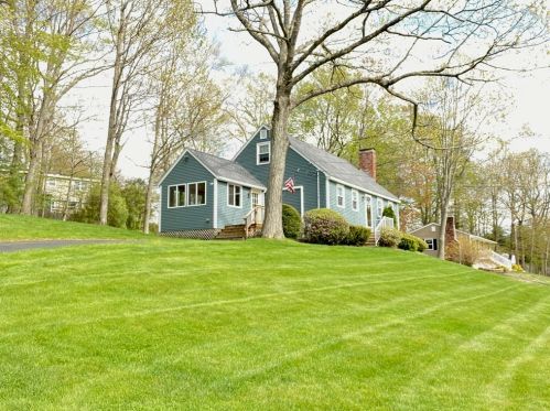 10 Oakridge Dr, Rutland, MA 01543-1713