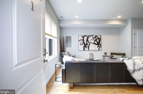 244 14th Pl, Washington, DC 20002-6408