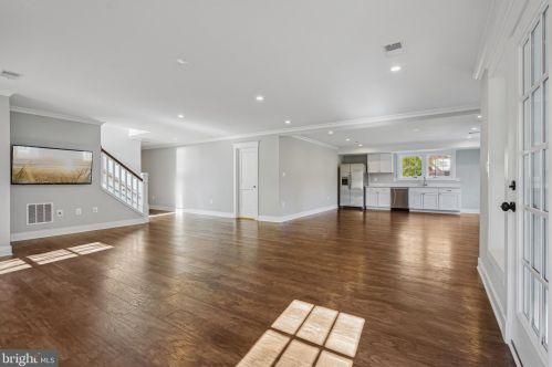 608 Jackson St, Falls Church VA  22046-2828 exterior
